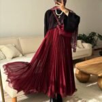 Elegant pleated skirt